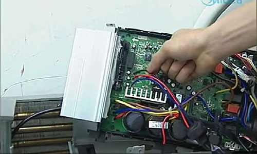 凤凰美的空调电话是多少