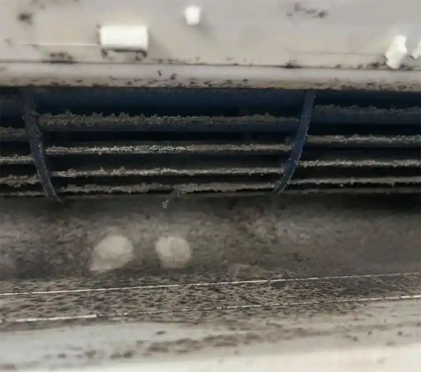 凤凰空调吹的风有股烧焦味是怎么回事